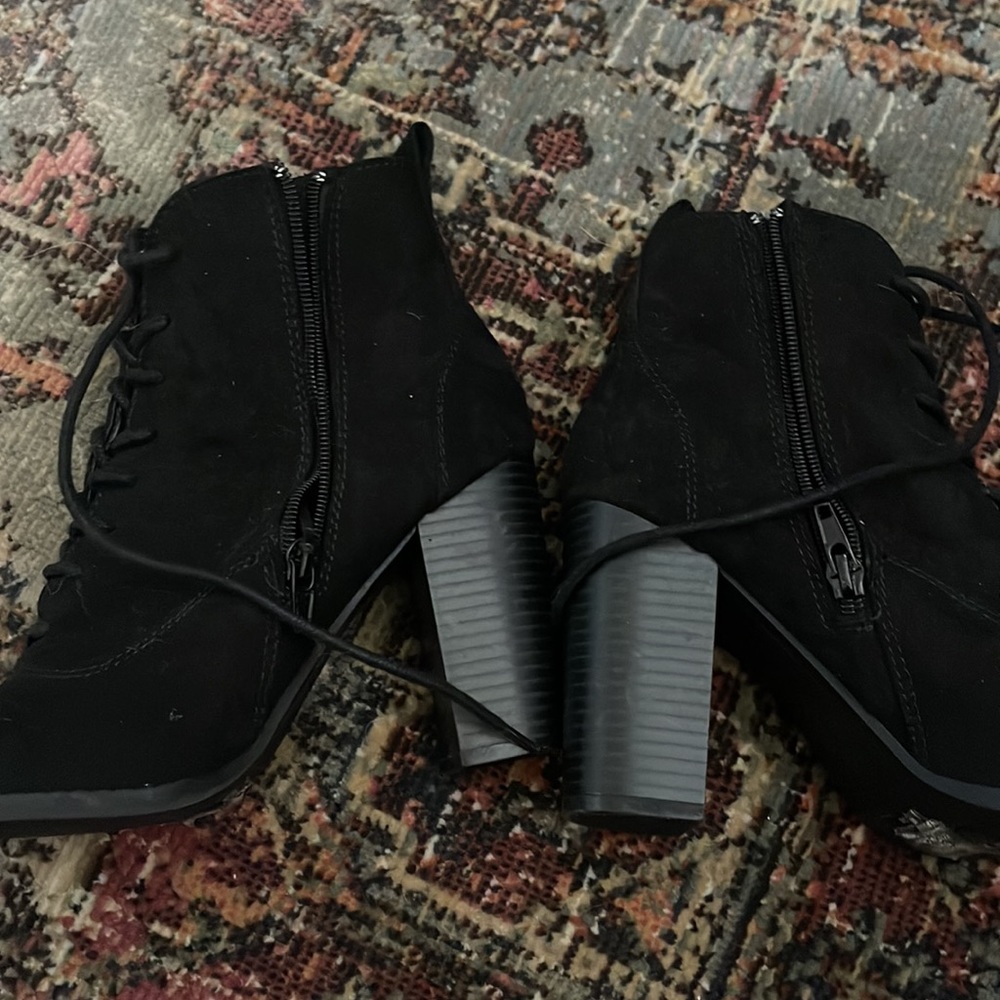 Black Lace-up booties - Picture 4 of 4